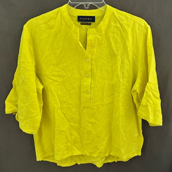 Piombo Tops - NWT Piombo Women’s Vibrant Yellow Mandarin Collar 3/4 Sleeve Top; Size IT 44